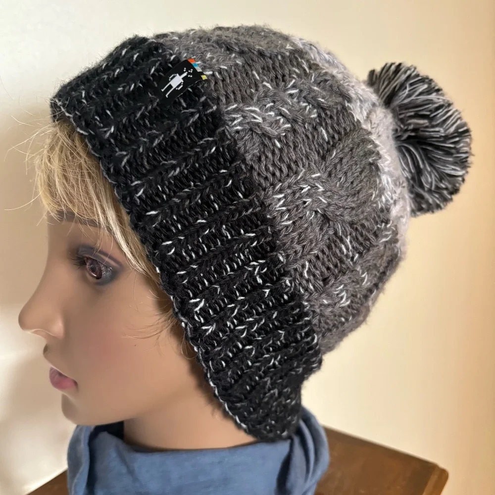 Smartwool Rounded Crown Merino Blend Cable Knit Pompom OS Streetwear Gorpcore